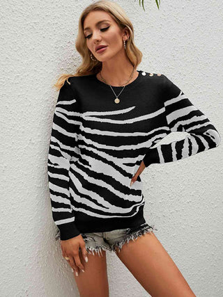 Round Neck Buttoned Long Sleeve Sweater