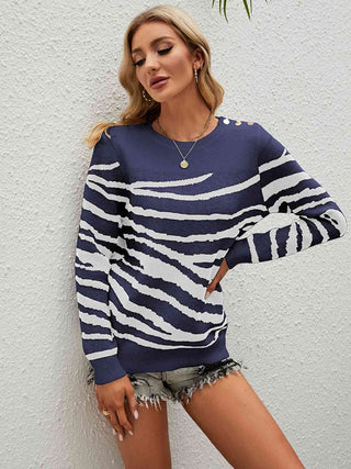 Round Neck Buttoned Long Sleeve Sweater